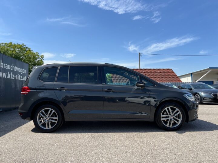 Abbildung Fahrzeugdetailansicht Volkswagen Touran - Nr. 1