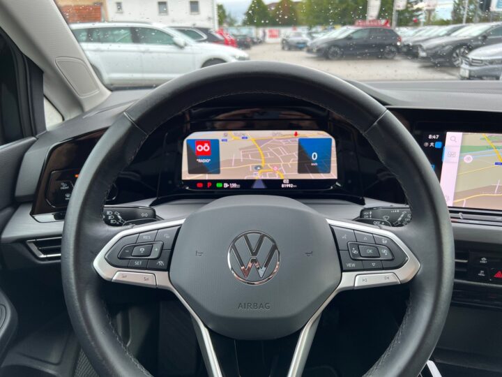 Abbildung Fahrzeugdetailansicht Volkswagen Golf Variant - Nr. 15