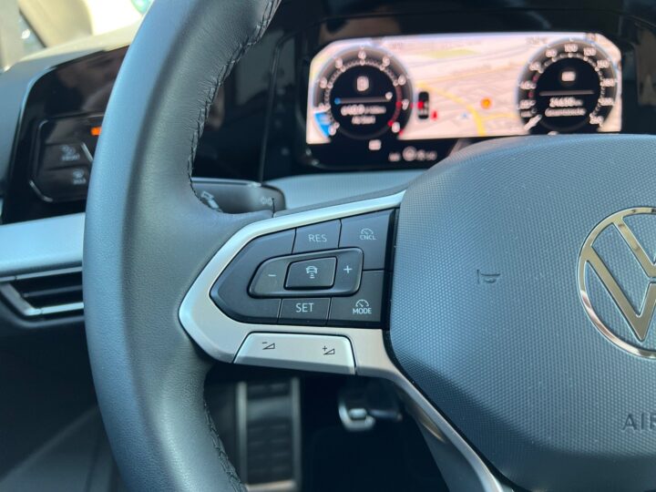 Abbildung Fahrzeugdetailansicht Volkswagen Golf Variant - Nr. 40