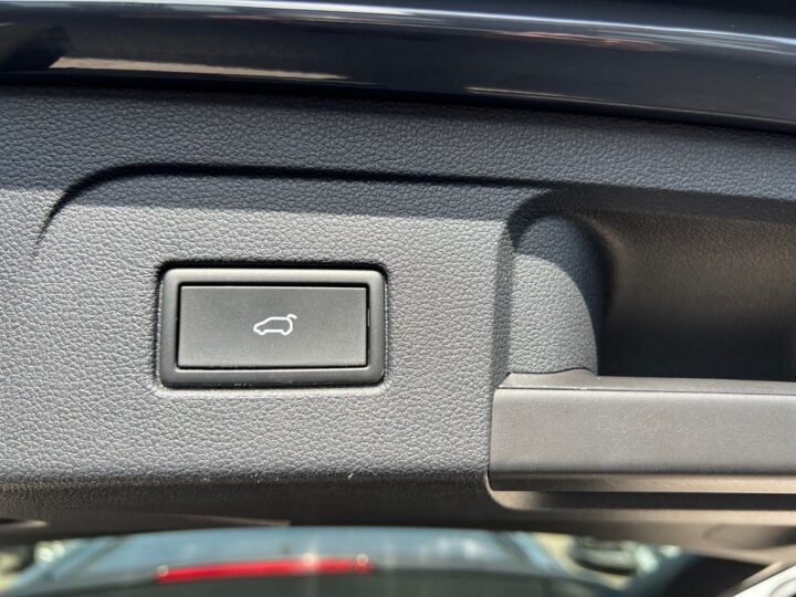 Abbildung Fahrzeugdetailansicht Volkswagen Touran - Nr. 39