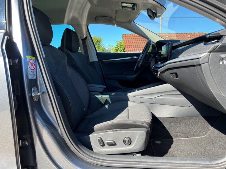 Abbildung Fahrzeugdetailansicht Skoda Octavia - Nr. 34