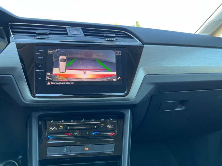 Abbildung Fahrzeugdetailansicht Volkswagen Touran - Nr. 28