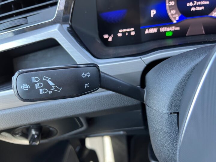 Abbildung Fahrzeugdetailansicht Volkswagen Touran - Nr. 43