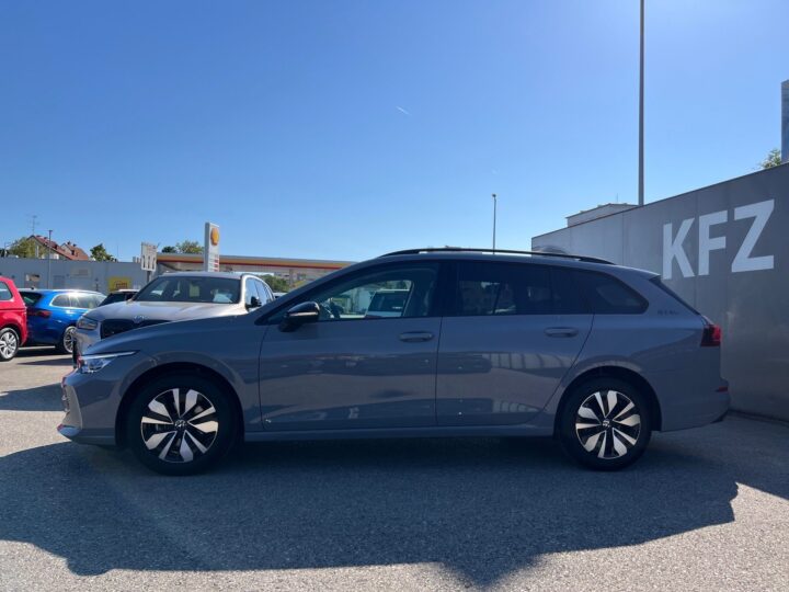Abbildung Fahrzeugdetailansicht Volkswagen Golf Variant - Nr. 5