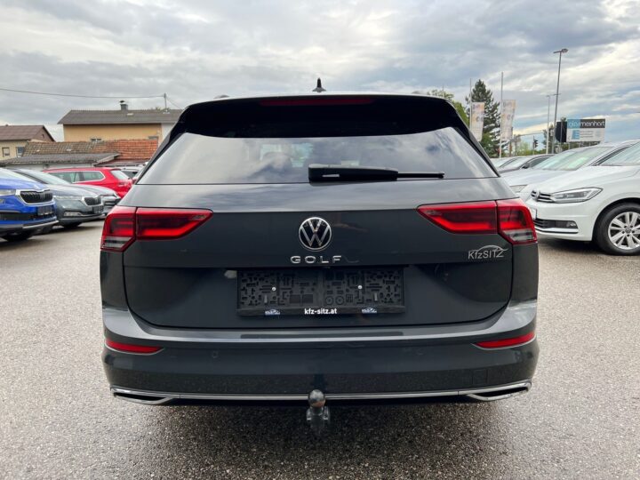 Abbildung Fahrzeugdetailansicht Volkswagen Golf Variant - Nr. 3