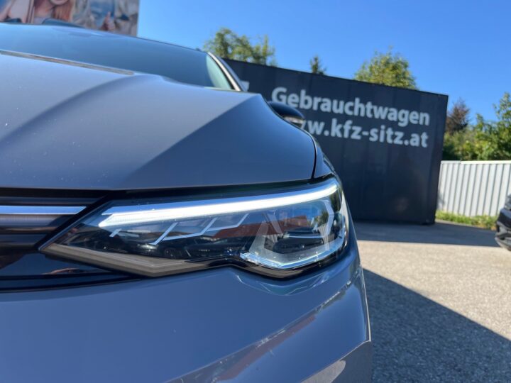 Abbildung Fahrzeugdetailansicht Volkswagen Golf Variant - Nr. 35