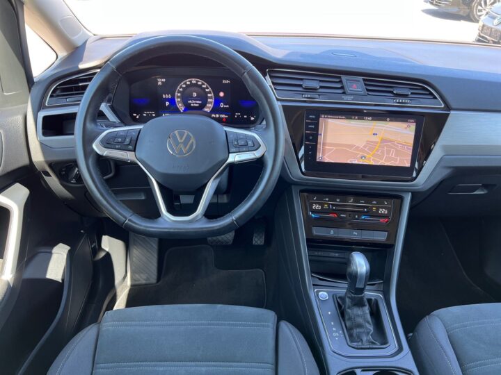 Abbildung Fahrzeugdetailansicht Volkswagen Touran - Nr. 10