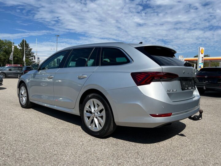 Abbildung Fahrzeugdetailansicht Skoda Octavia - Nr. 4