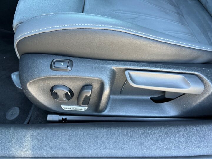 Abbildung Fahrzeugdetailansicht Volkswagen Passat Variant - Nr. 32