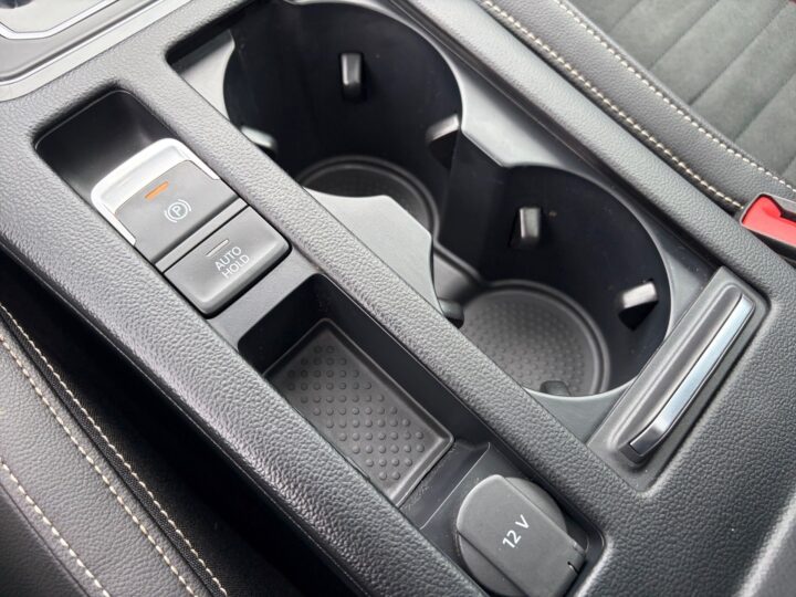 Abbildung Fahrzeugdetailansicht Volkswagen Passat - Nr. 24