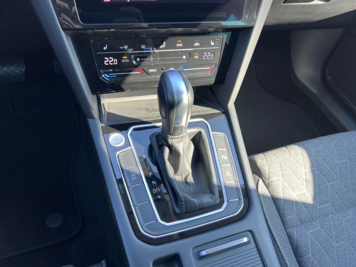 Abbildung Fahrzeugdetailansicht Volkswagen Passat Variant - Nr. 29