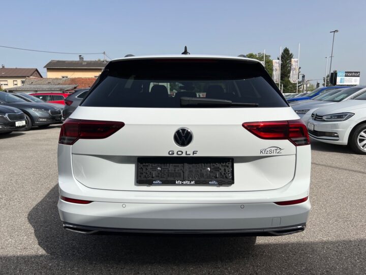 Abbildung Fahrzeugdetailansicht Volkswagen Golf Variant - Nr. 3