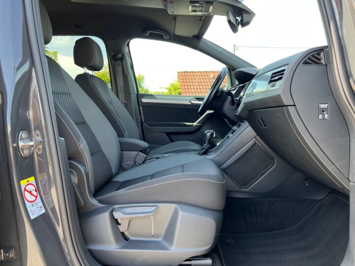 Abbildung Fahrzeugdetailansicht Volkswagen Touran - Nr. 32