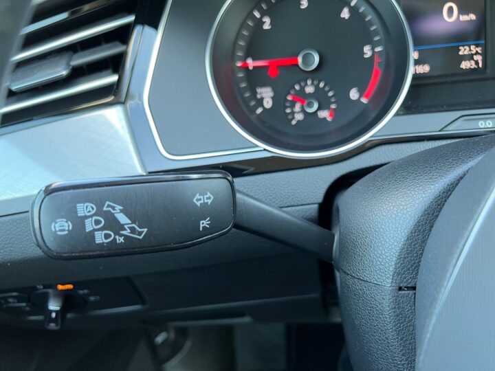Abbildung Fahrzeugdetailansicht Volkswagen Passat Variant - Nr. 43