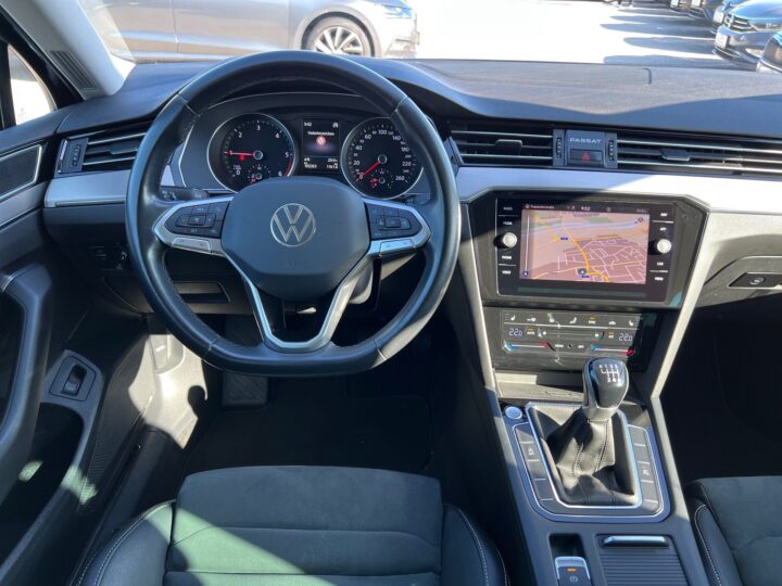 Abbildung Fahrzeugdetailansicht Volkswagen Passat Variant - Nr. 10