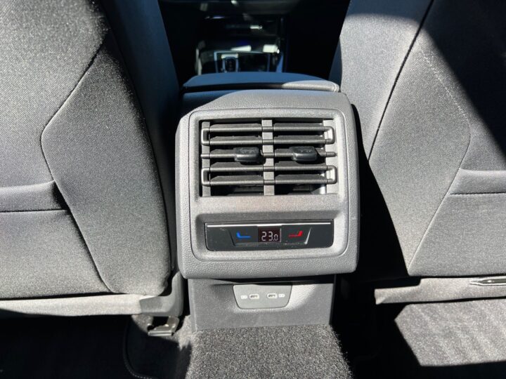 Abbildung Fahrzeugdetailansicht Volkswagen Golf Variant - Nr. 32