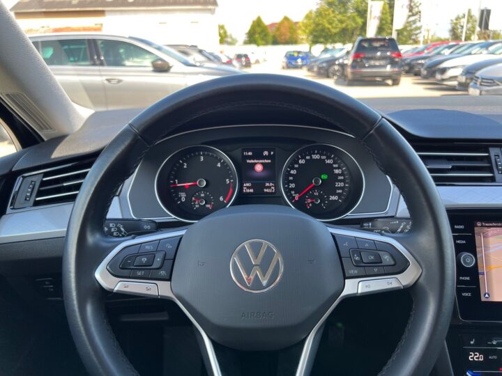 Abbildung Fahrzeugdetailansicht Volkswagen Passat Variant - Nr. 15