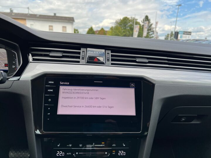 Abbildung Fahrzeugdetailansicht Volkswagen Passat Variant - Nr. 26