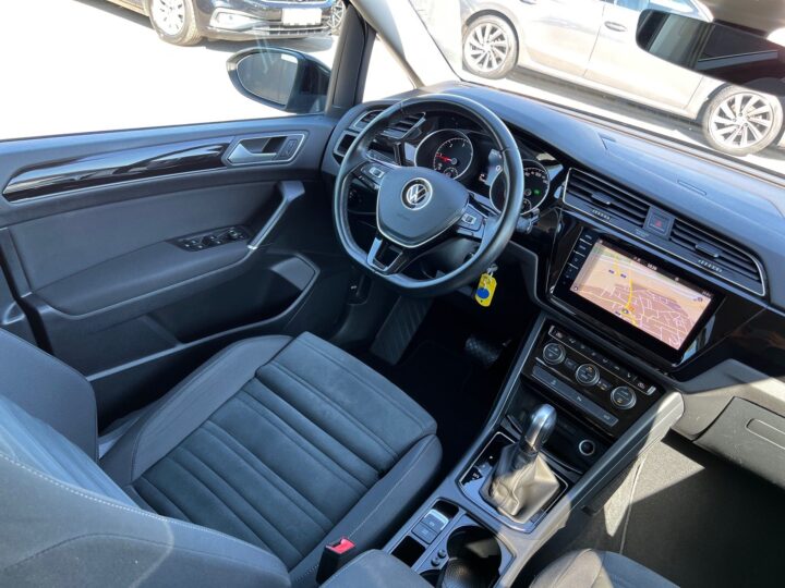 Abbildung Fahrzeugdetailansicht Volkswagen Touran - Nr. 11