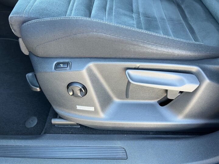 Abbildung Fahrzeugdetailansicht Volkswagen Touran - Nr. 31