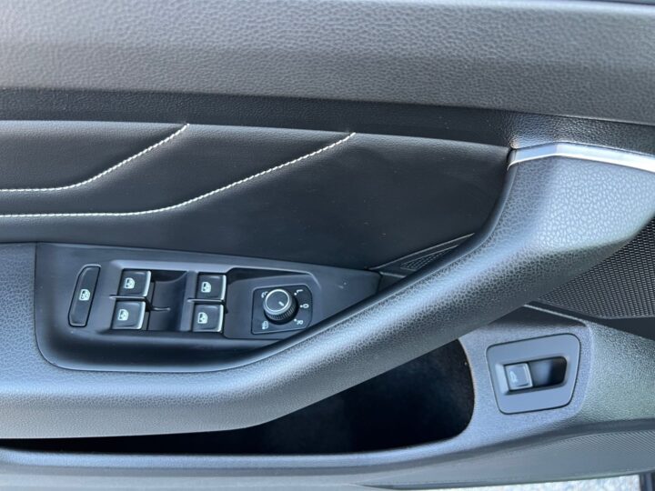 Abbildung Fahrzeugdetailansicht Volkswagen Passat Variant - Nr. 30