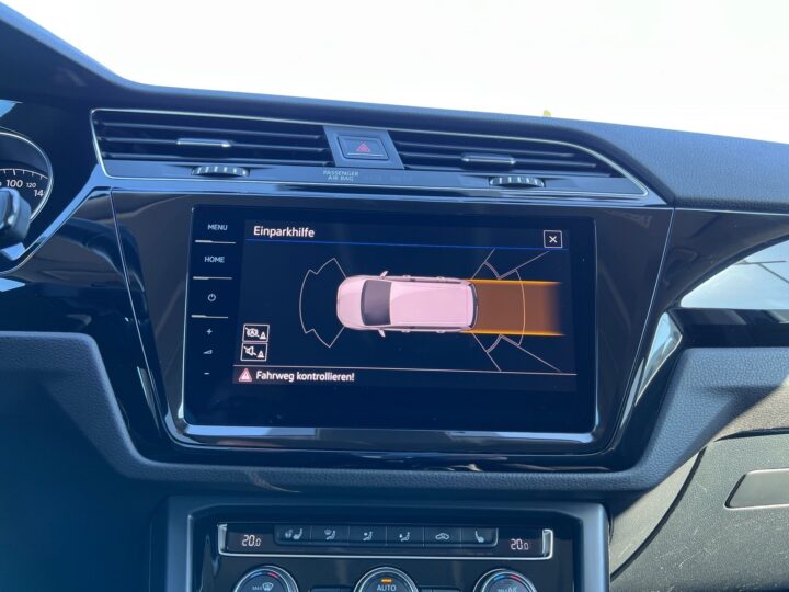 Abbildung Fahrzeugdetailansicht Volkswagen Touran - Nr. 27
