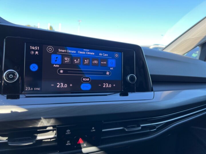 Abbildung Fahrzeugdetailansicht Volkswagen Golf Variant - Nr. 24