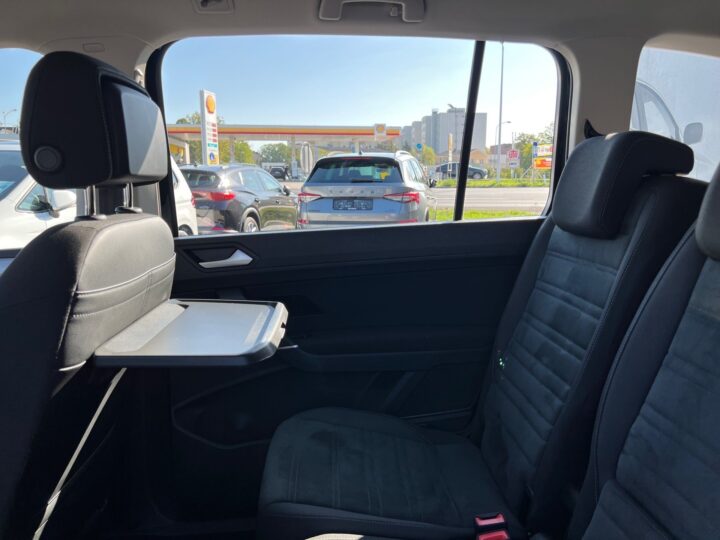 Abbildung Fahrzeugdetailansicht Volkswagen Touran - Nr. 33