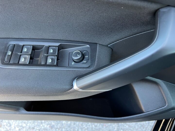 Abbildung Fahrzeugdetailansicht Volkswagen Touran - Nr. 30