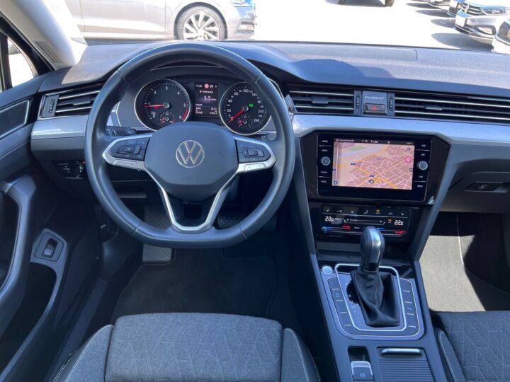 Abbildung Fahrzeugdetailansicht Volkswagen Passat Variant - Nr. 10