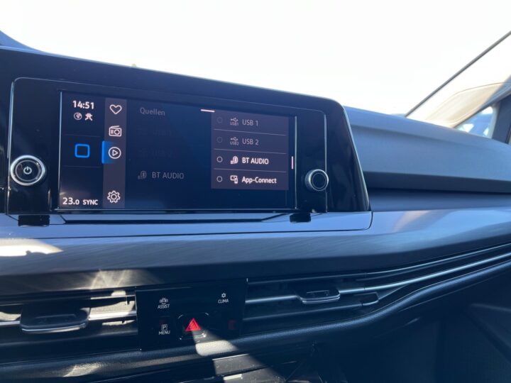 Abbildung Fahrzeugdetailansicht Volkswagen Golf Variant - Nr. 19