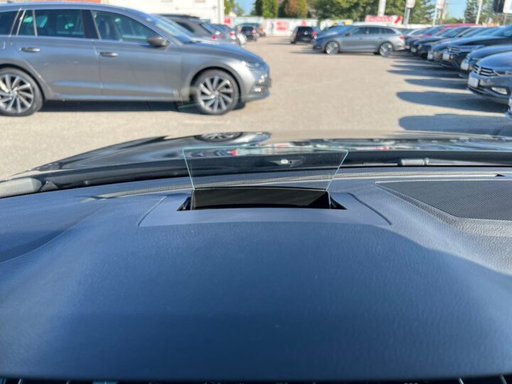 Abbildung Fahrzeugdetailansicht Volkswagen Passat Variant - Nr. 44