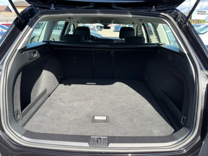 Abbildung Fahrzeugdetailansicht Volkswagen Passat Variant - Nr. 14