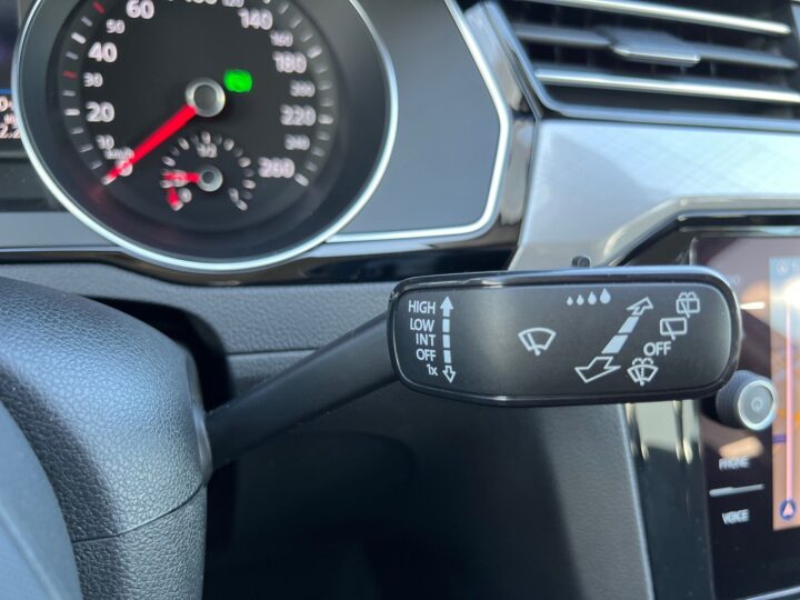 Abbildung Fahrzeugdetailansicht Volkswagen Passat Variant - Nr. 41