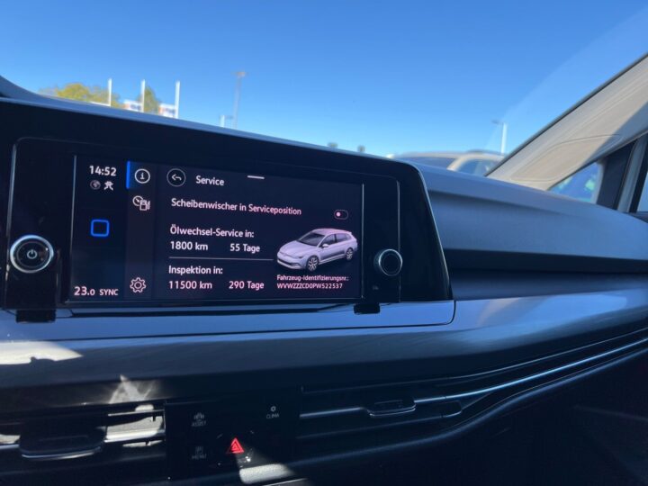 Abbildung Fahrzeugdetailansicht Volkswagen Golf Variant - Nr. 25