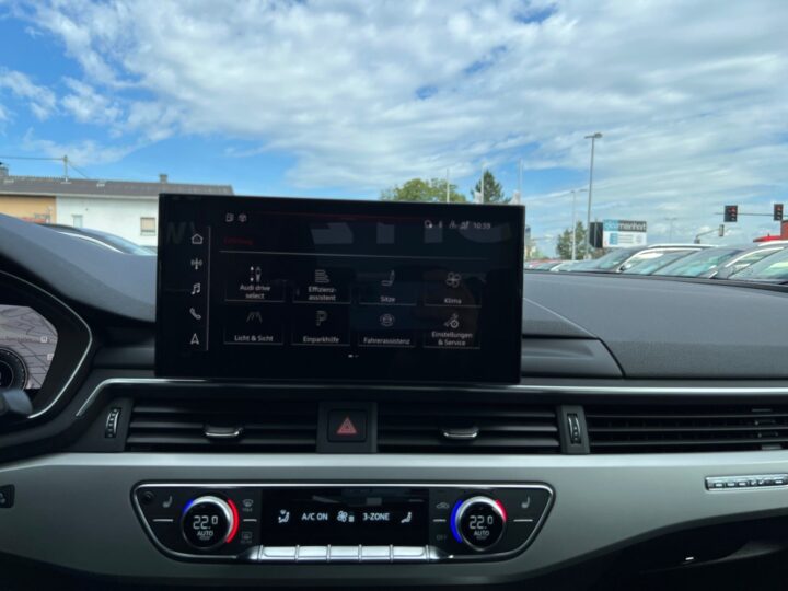 Abbildung Fahrzeugdetailansicht Audi A4 - Nr. 23
