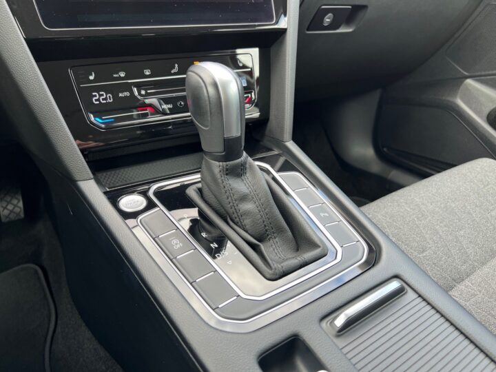 Abbildung Fahrzeugdetailansicht Volkswagen Passat Variant - Nr. 29