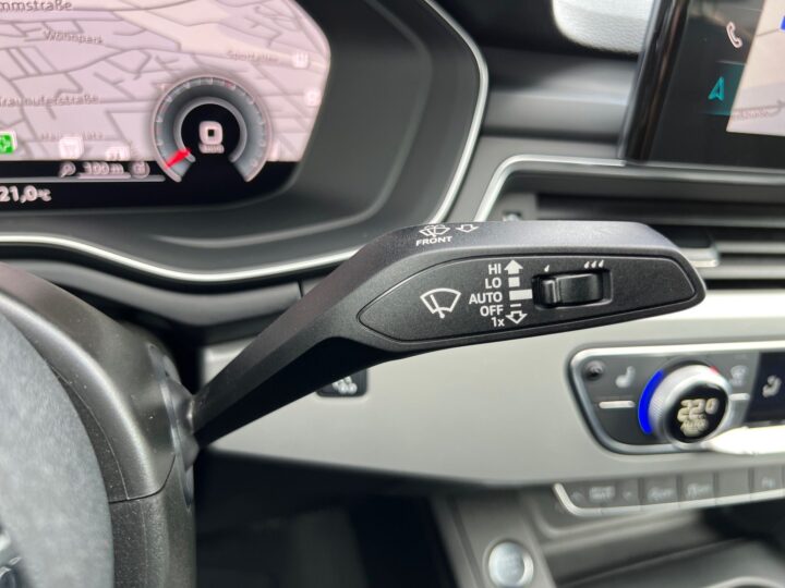 Abbildung Fahrzeugdetailansicht Audi A4 - Nr. 42
