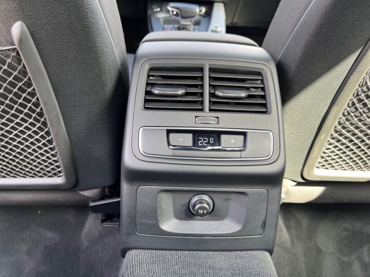 Abbildung Fahrzeugdetailansicht Audi A4 - Nr. 31