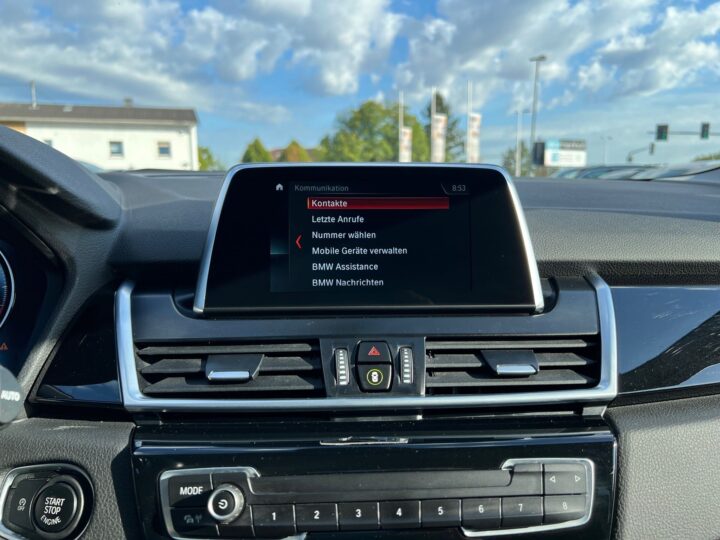 Abbildung Fahrzeugdetailansicht BMW 218 - Nr. 19