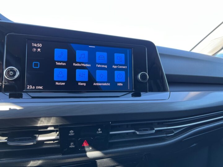 Abbildung Fahrzeugdetailansicht Volkswagen Golf Variant - Nr. 17