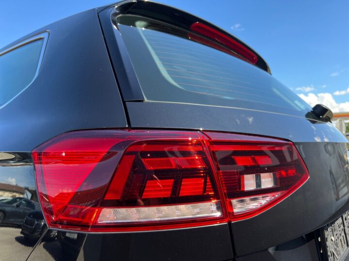 Abbildung Fahrzeugdetailansicht Volkswagen Passat Variant - Nr. 38