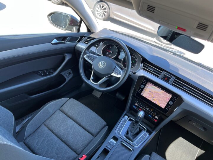 Abbildung Fahrzeugdetailansicht Volkswagen Passat Variant - Nr. 11