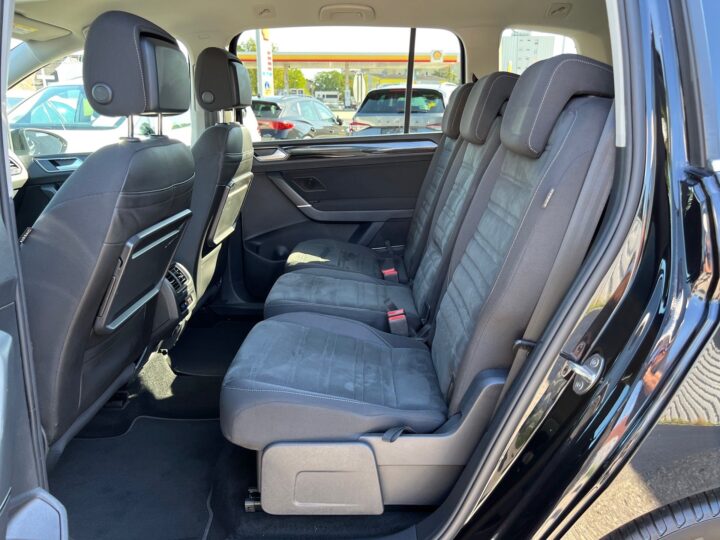 Abbildung Fahrzeugdetailansicht Volkswagen Touran - Nr. 13