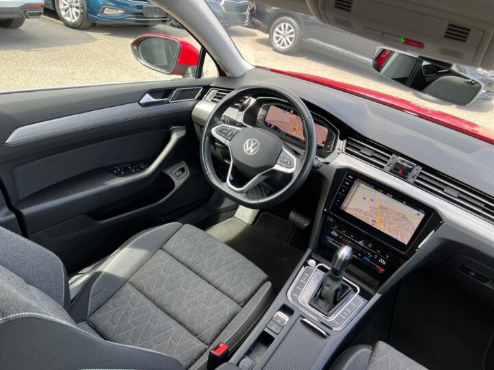 Abbildung Fahrzeugdetailansicht Volkswagen Passat Variant - Nr. 11