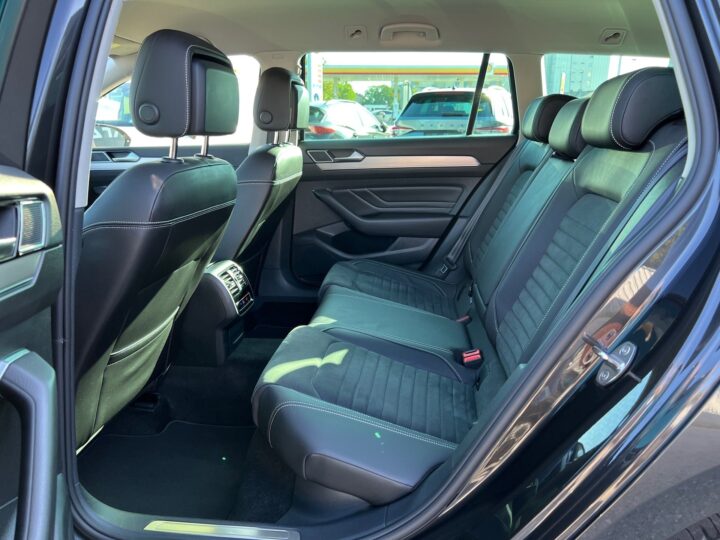 Abbildung Fahrzeugdetailansicht Volkswagen Passat Variant - Nr. 13