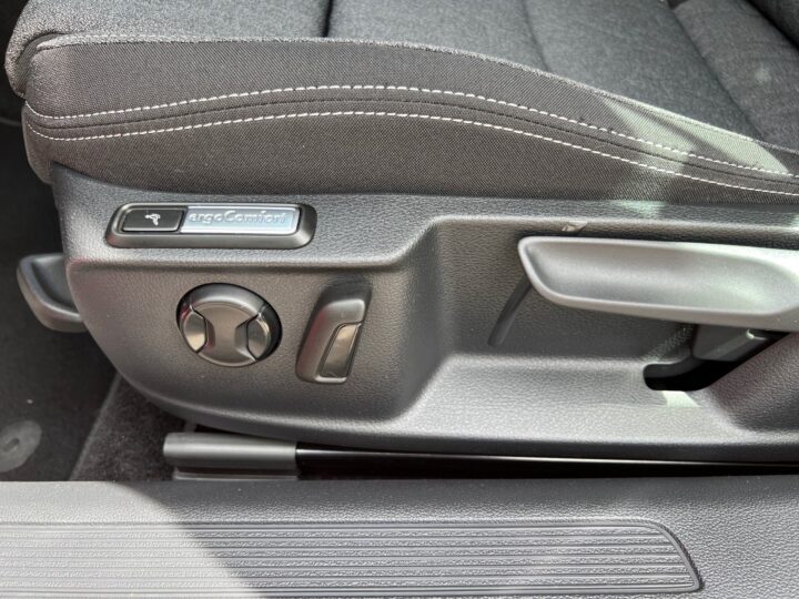 Abbildung Fahrzeugdetailansicht Volkswagen Passat Variant - Nr. 32