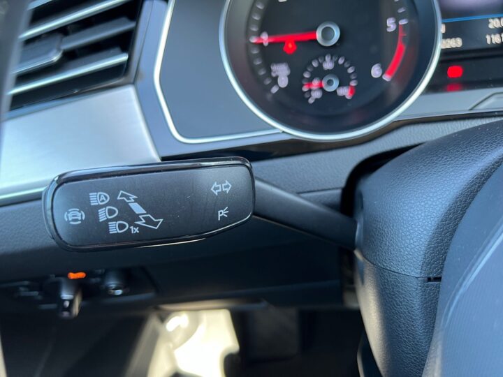 Abbildung Fahrzeugdetailansicht Volkswagen Passat Variant - Nr. 42