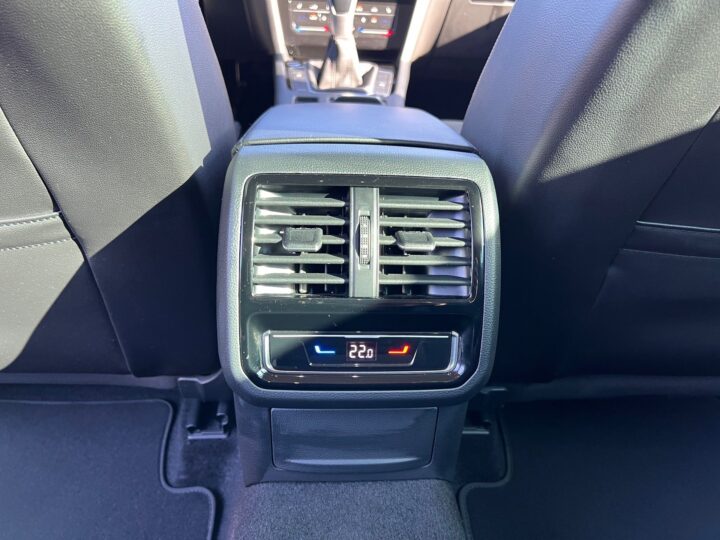 Abbildung Fahrzeugdetailansicht Volkswagen Passat Variant - Nr. 32