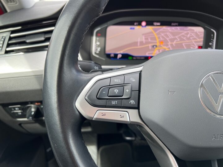 Abbildung Fahrzeugdetailansicht Volkswagen Passat Variant - Nr. 40